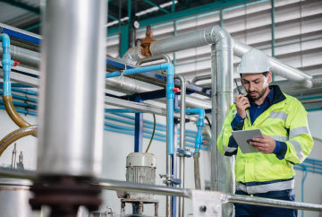 6 Reasons to Digitalize Field Service Management in the Oil & Gas Industry
