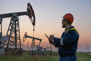  6 Reasons to Digitalize Field Service Management in the Oil & Gas Industry