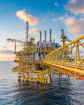 8 Incredible Benefits of Investing in Cloud in Oil & Gas Industry