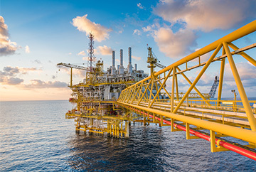  8 Incredible Benefits of Investing in Cloud in the Oil & Gas Industry