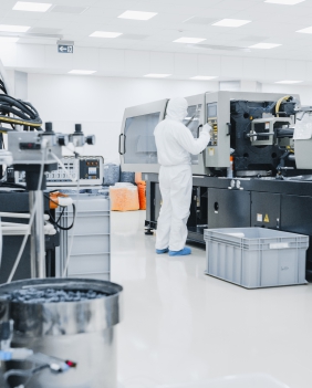 How is AI Disrupting the Medical Device Industry: Top Trends, Use Cases, and Benefits