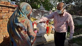 The families of the daily-wage laborers