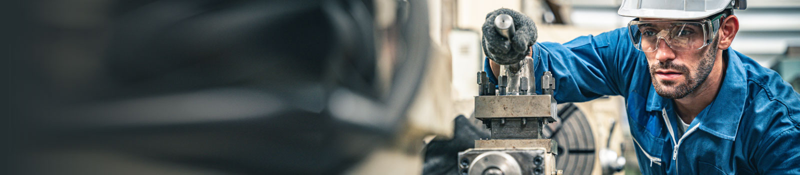 combating-the-covid-19-crisis-with-automation-in-the-manufacturing-world-banner.jpg