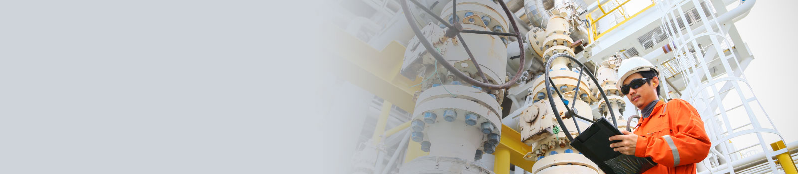 it-ot-convergence-in-oil-and-gas-strategies-benefits-banner.jpg
